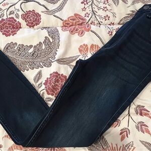 Abercrombie & Fitch Women's Dark Blue Skinny Jeans. Size 4.